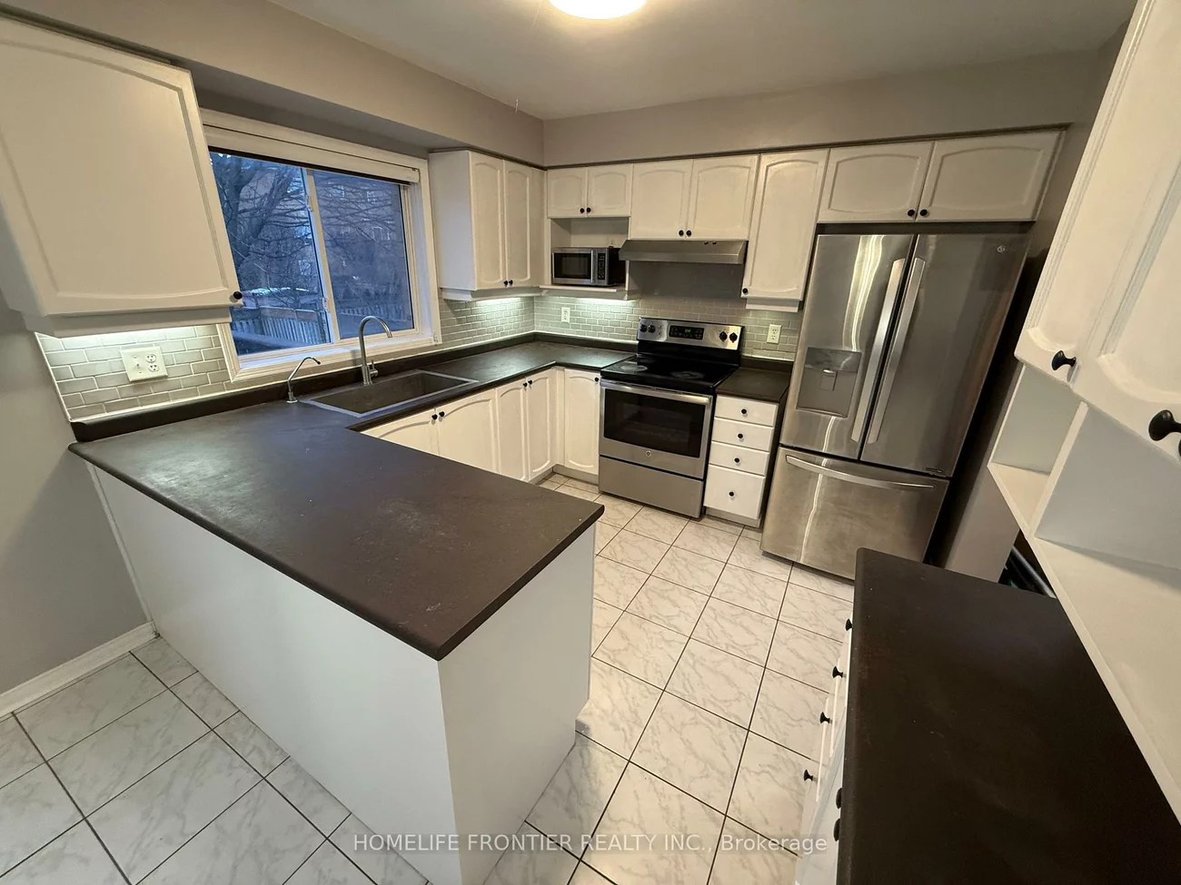 2494, Gill, 1015 - RO River Oaks, Oakville