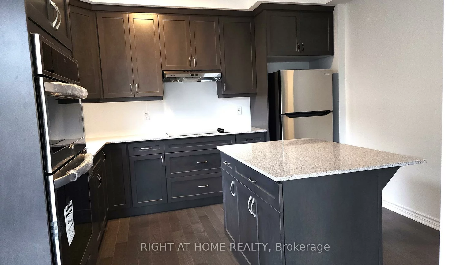 1261, Court Leigh, 1010 - JM Joshua Meadows, Oakville