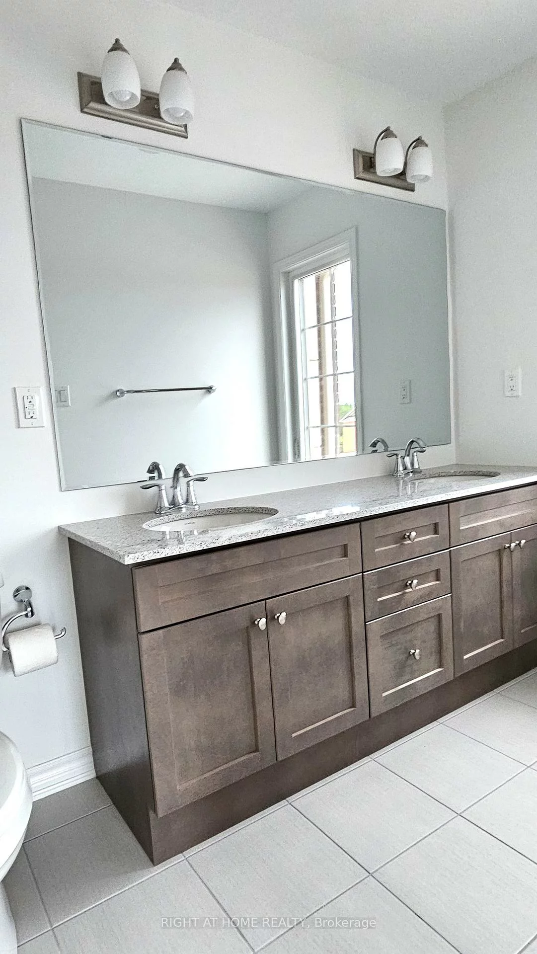 1261, Court Leigh, 1010 - JM Joshua Meadows, Oakville