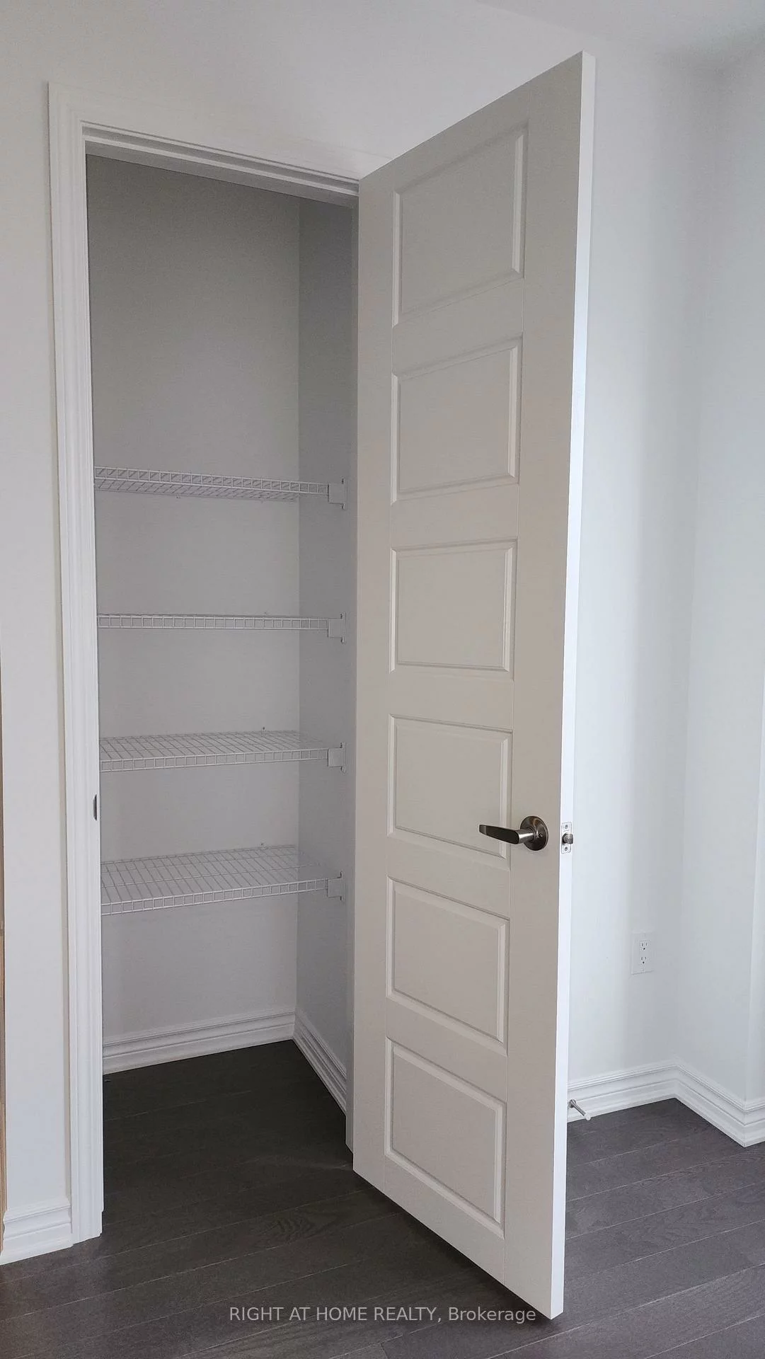 1261, Court Leigh, 1010 - JM Joshua Meadows, Oakville