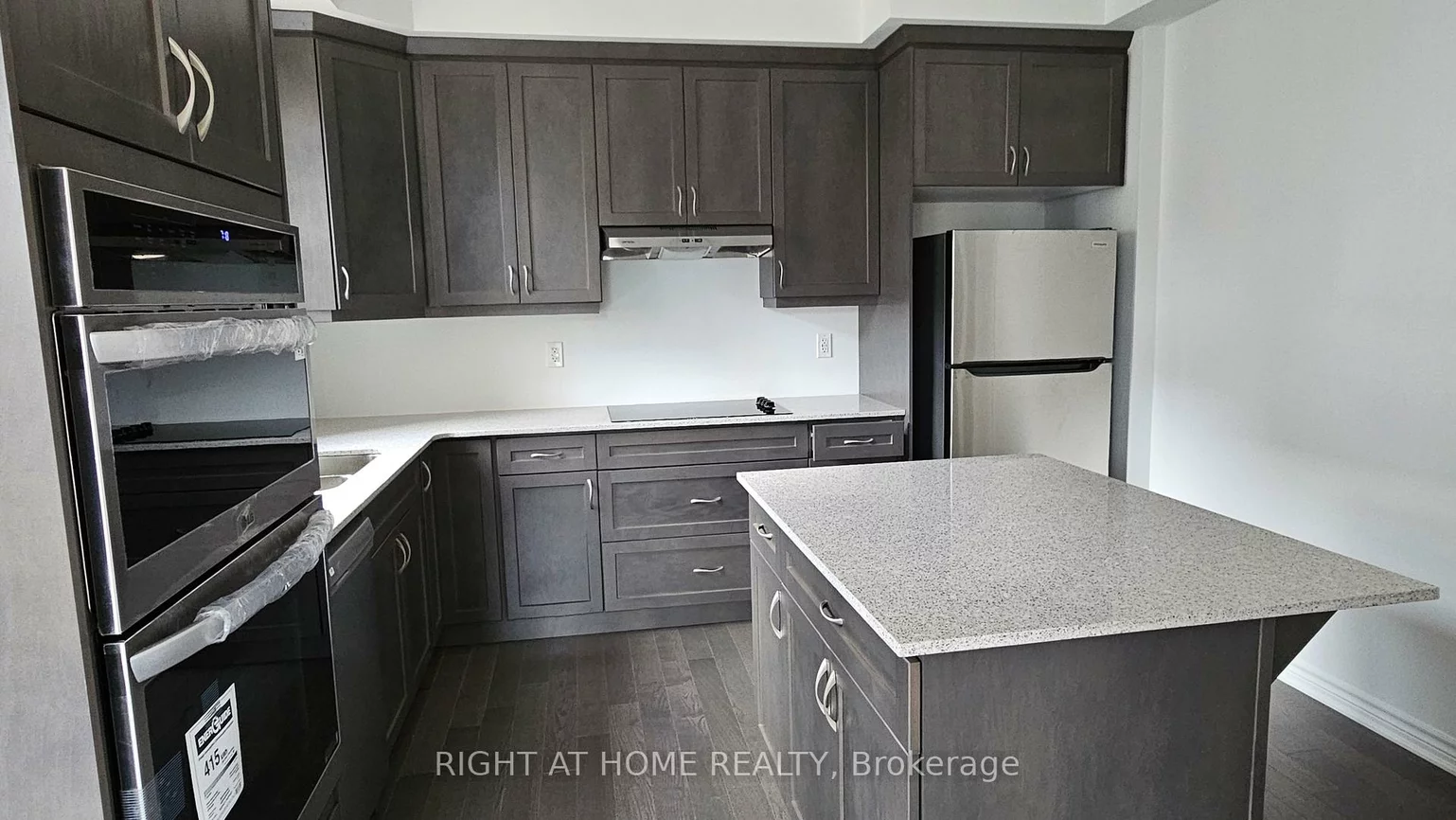 1261, Court Leigh, 1010 - JM Joshua Meadows, Oakville