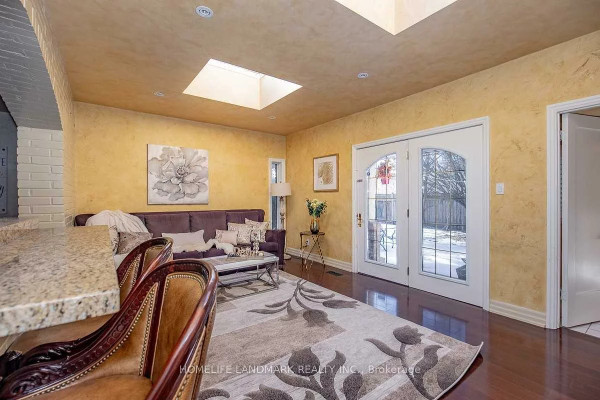 2301, Bennington, 1006 - FD Ford, Oakville