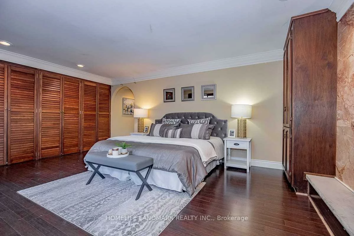 2301, Bennington, 1006 - FD Ford, Oakville