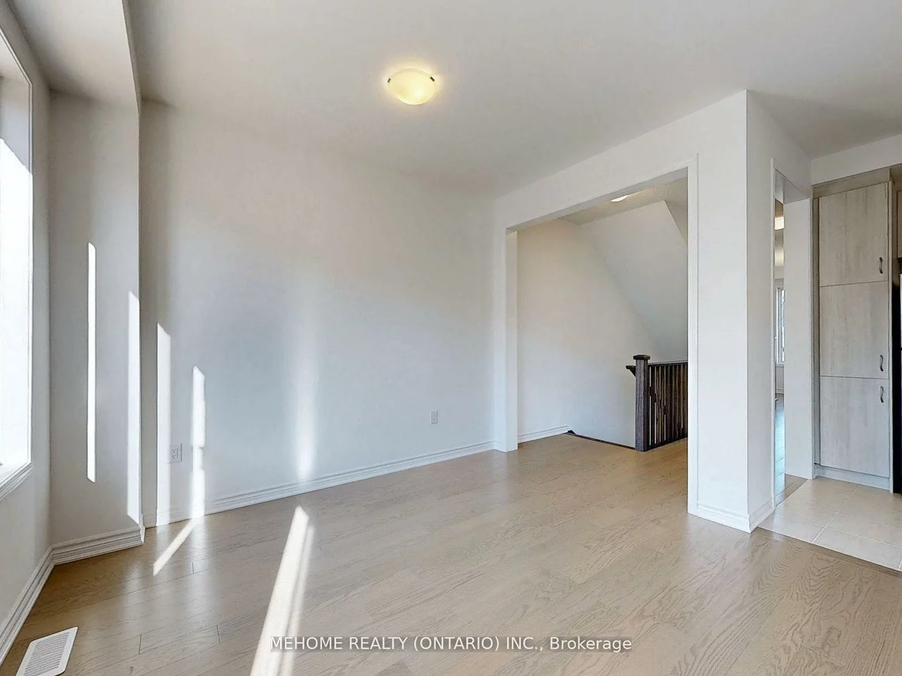 1371, William Halton, 1012 - NW Northwest, Oakville