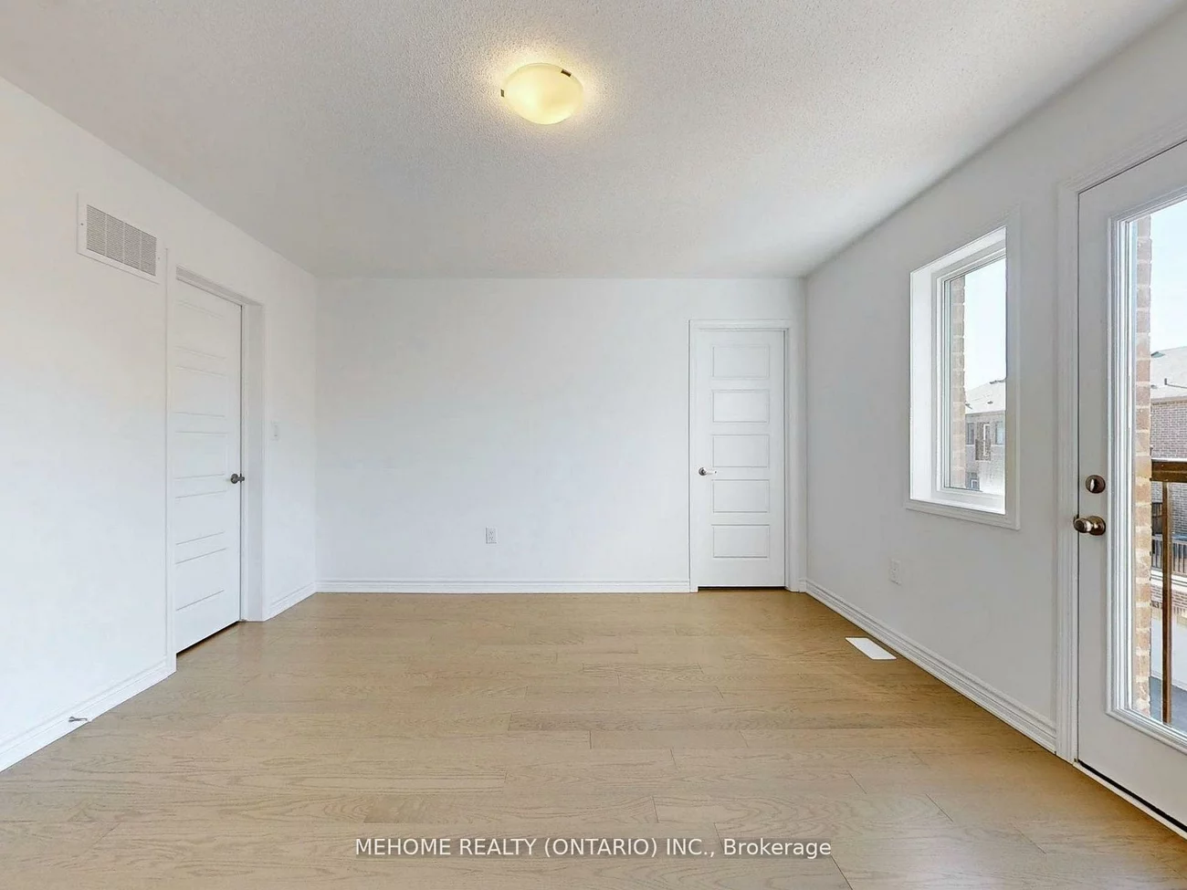 1371, William Halton, 1012 - NW Northwest, Oakville