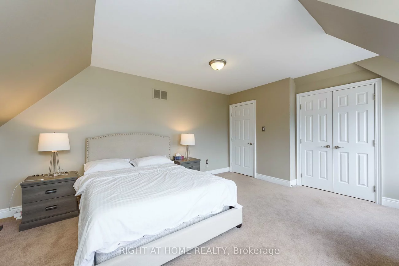 2243, Providence, 1015 - RO River Oaks, Oakville