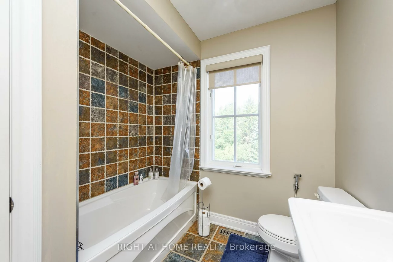 2243, Providence, 1015 - RO River Oaks, Oakville