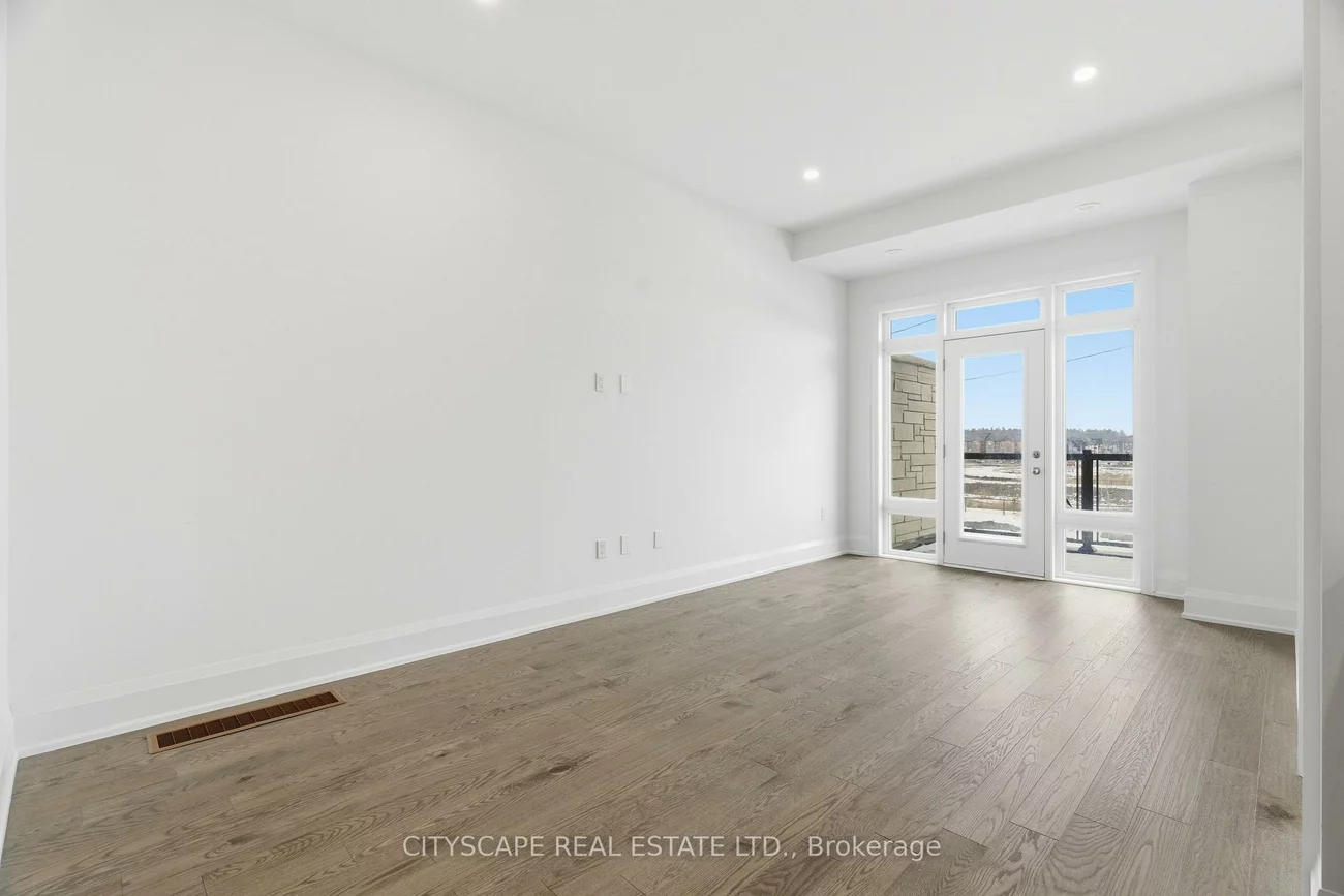 3298, Umar, 1008 - GO Glenorchy, Oakville