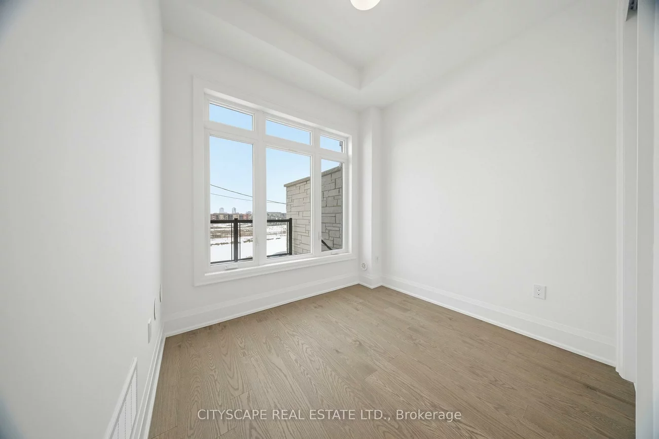 3298, Umar, 1008 - GO Glenorchy, Oakville