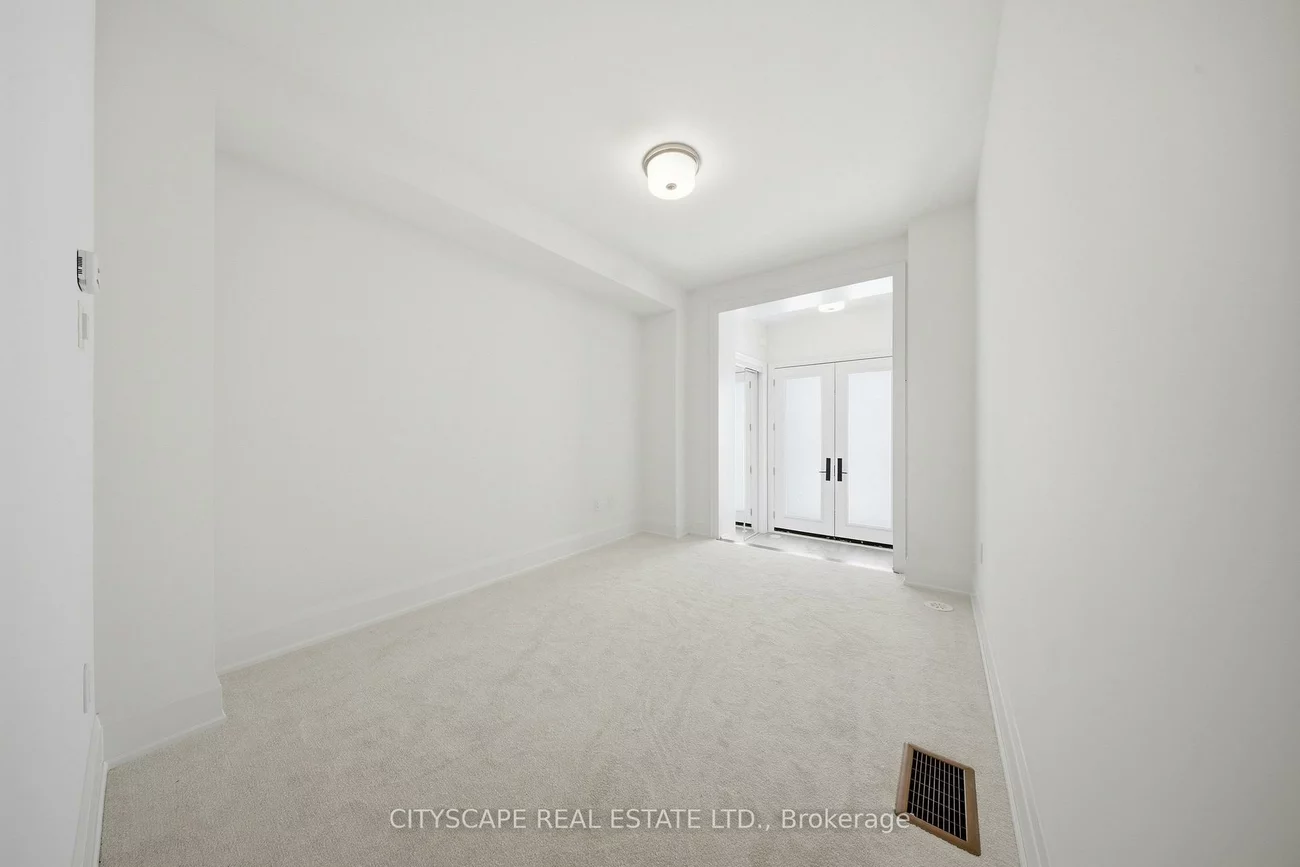 3298, Umar, 1008 - GO Glenorchy, Oakville