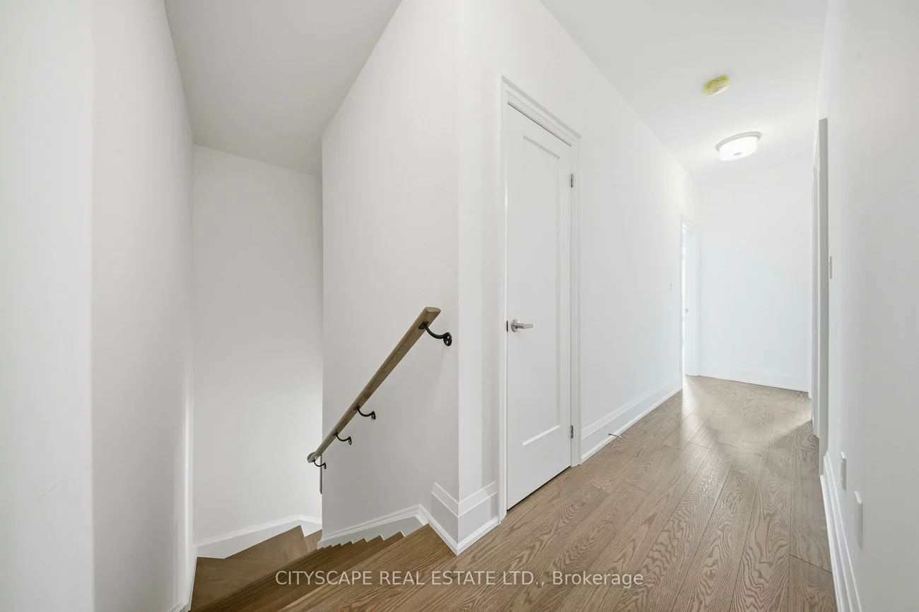 3298, Umar, 1008 - GO Glenorchy, Oakville