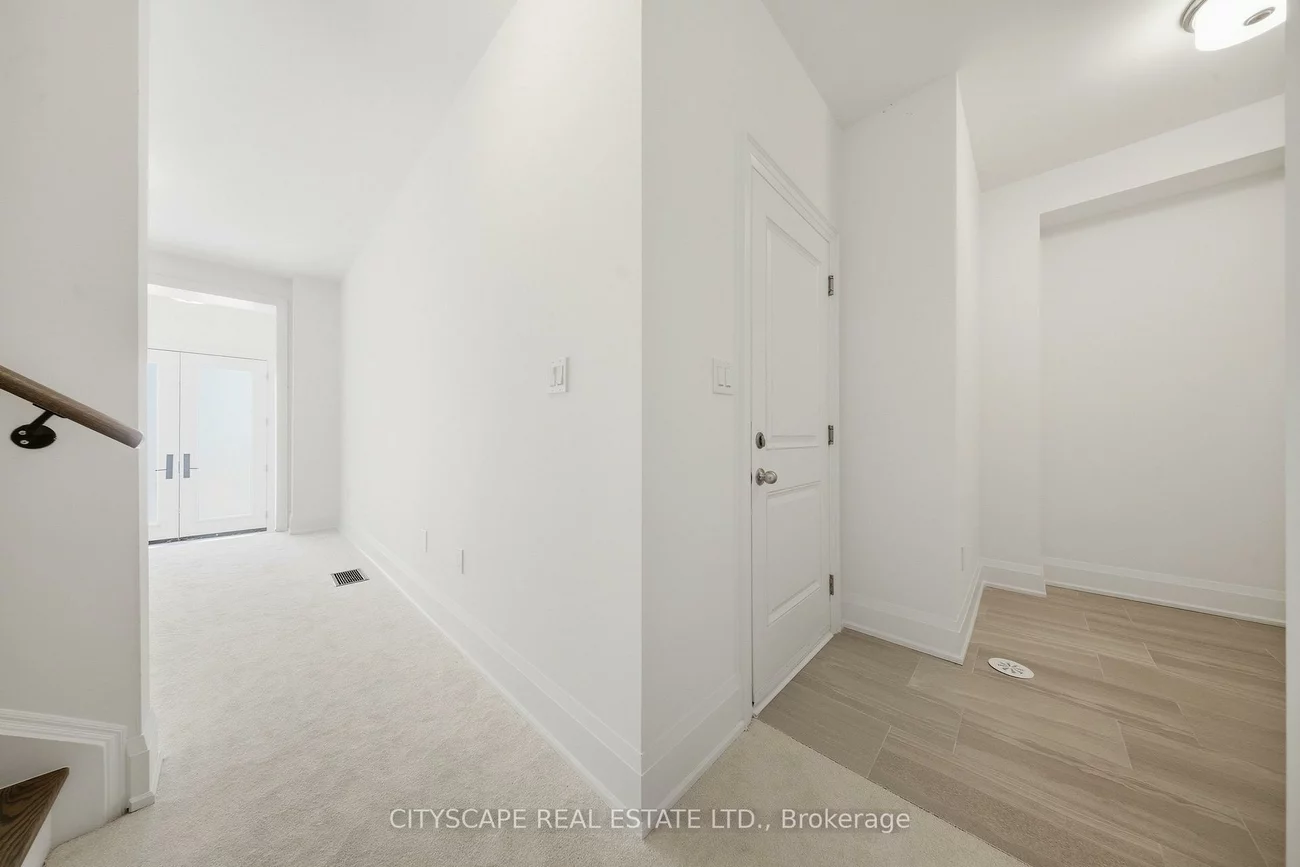 3298, Umar, 1008 - GO Glenorchy, Oakville