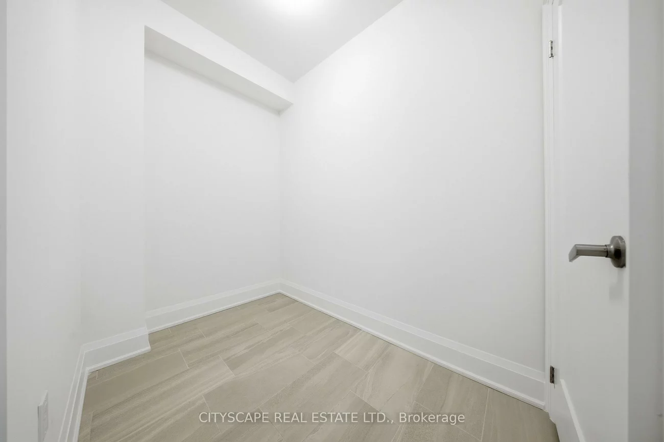 3298, Umar, 1008 - GO Glenorchy, Oakville