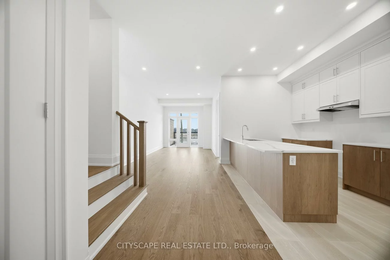 3298, Umar, 1008 - GO Glenorchy, Oakville