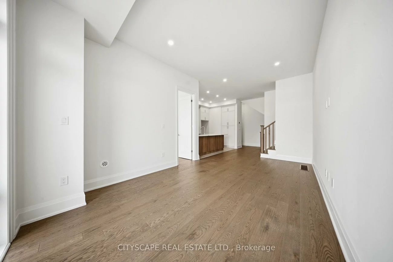 3298, Umar, 1008 - GO Glenorchy, Oakville