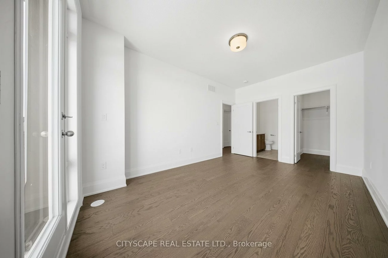 3298, Umar, 1008 - GO Glenorchy, Oakville