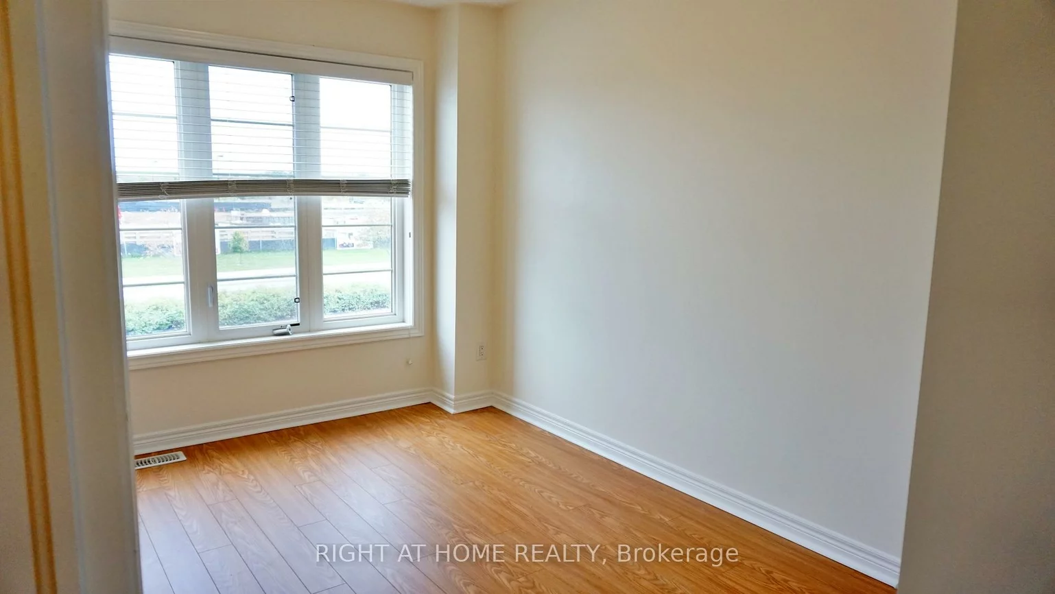 3097, Neyagawa, 1008 - GO Glenorchy, Oakville