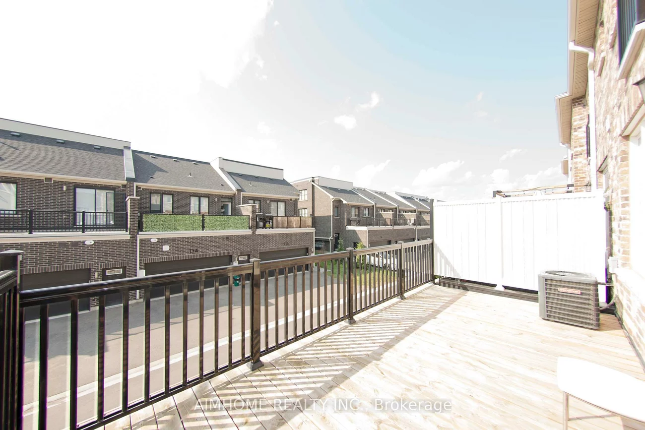 129, STORK, 1008 - GO Glenorchy, Oakville