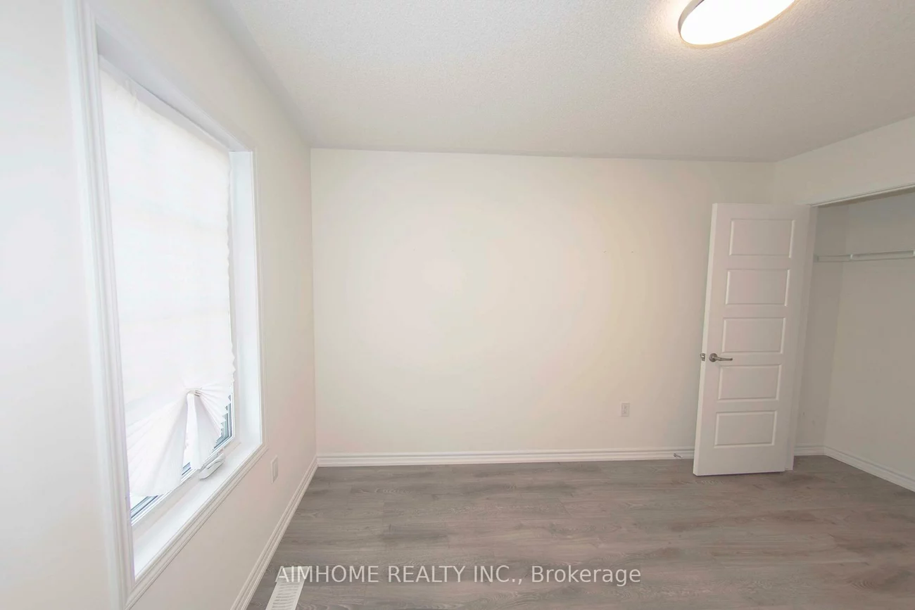 129, STORK, 1008 - GO Glenorchy, Oakville