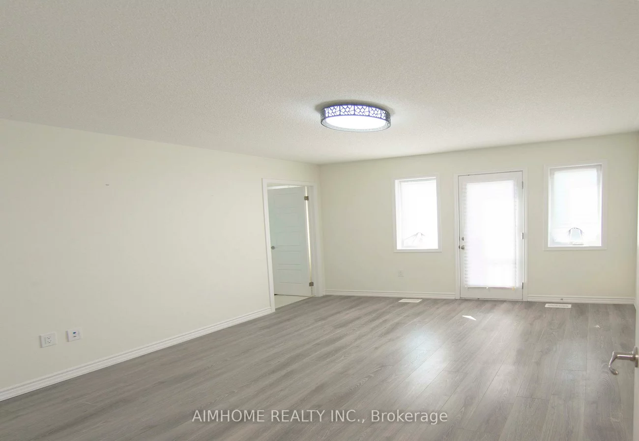 129, STORK, 1008 - GO Glenorchy, Oakville