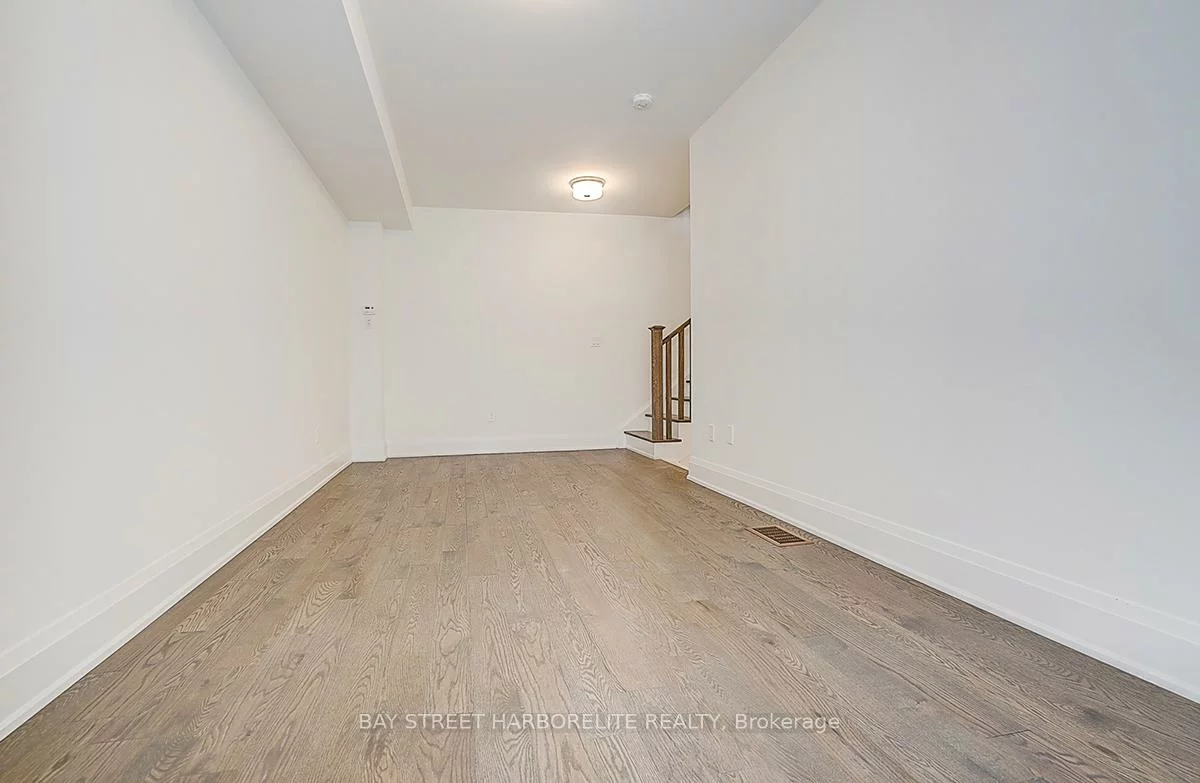 3297, Azam, 1008 - GO Glenorchy, Oakville