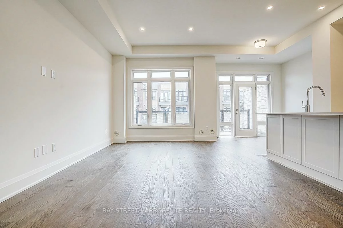 3297, Azam, 1008 - GO Glenorchy, Oakville