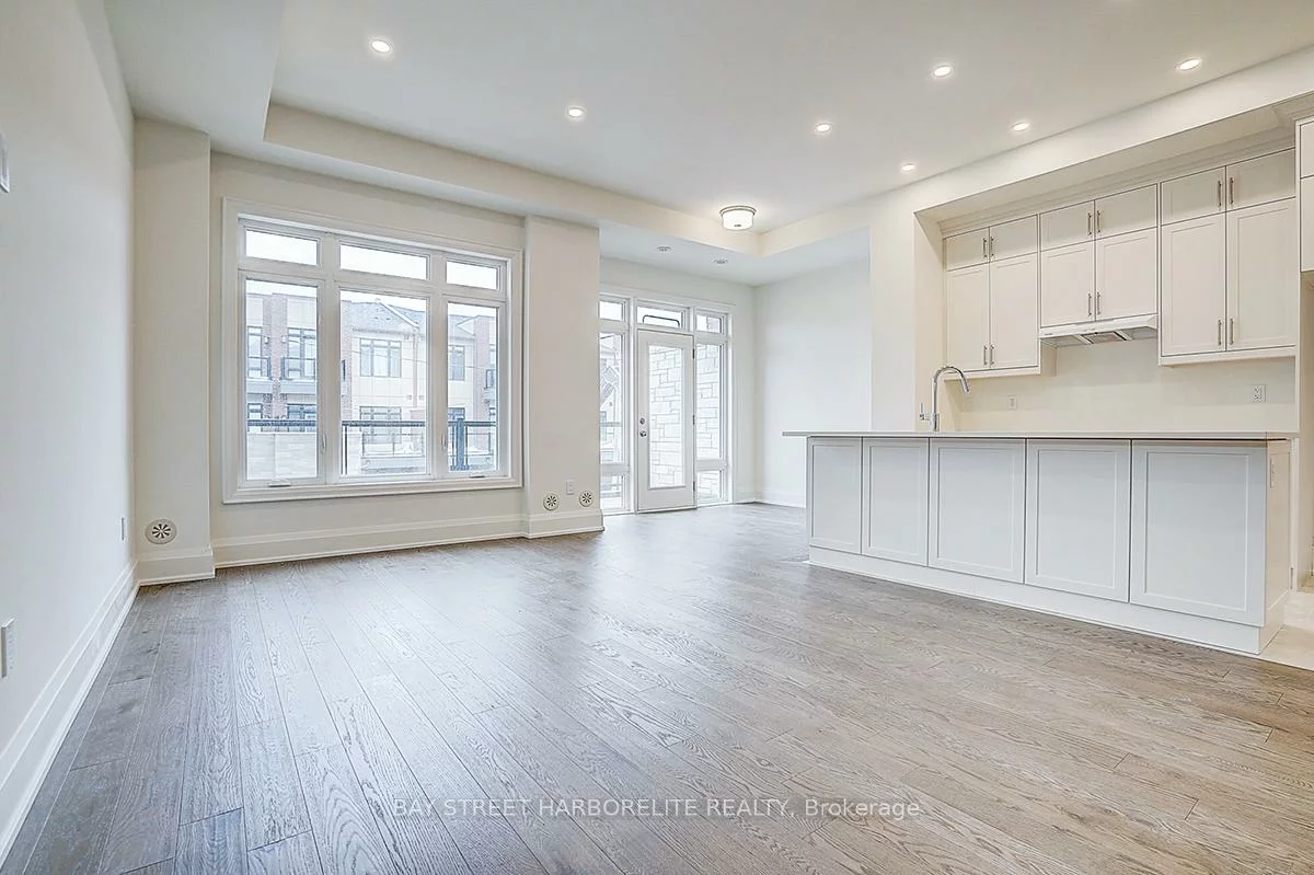 3297, Azam, 1008 - GO Glenorchy, Oakville