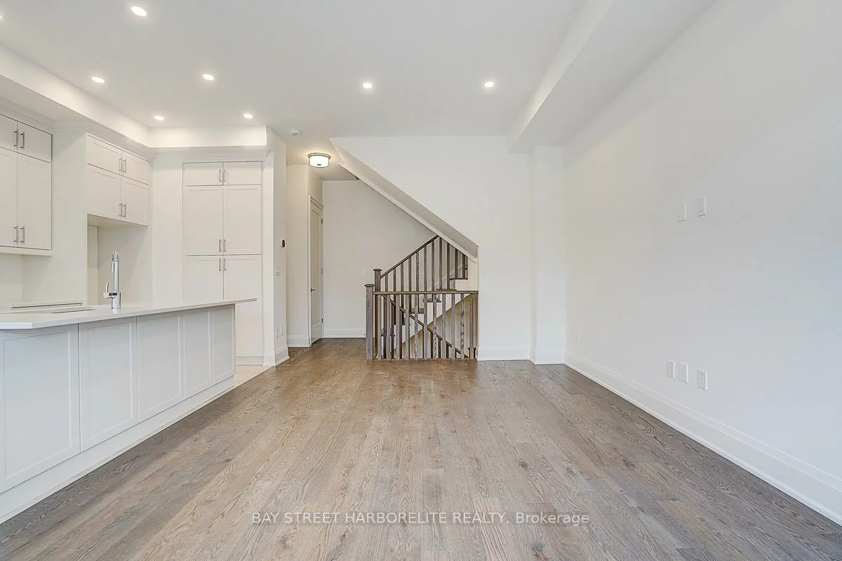 3297, Azam, 1008 - GO Glenorchy, Oakville