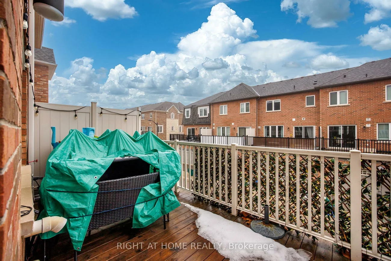 260, Ellen Davidson, 1008 - GO Glenorchy, Oakville