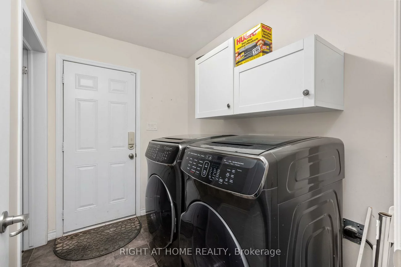 260, Ellen Davidson, 1008 - GO Glenorchy, Oakville