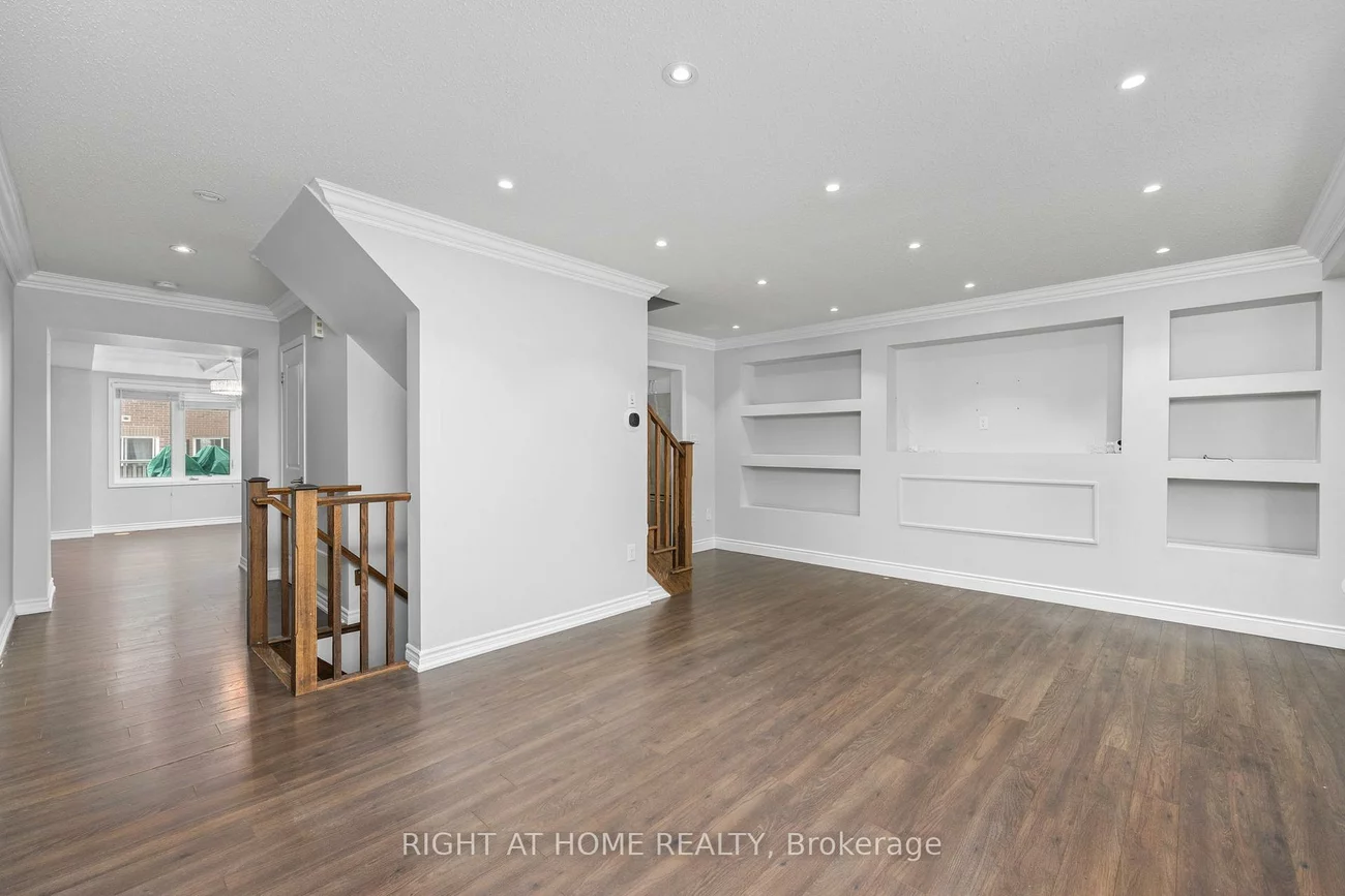 260, Ellen Davidson, 1008 - GO Glenorchy, Oakville