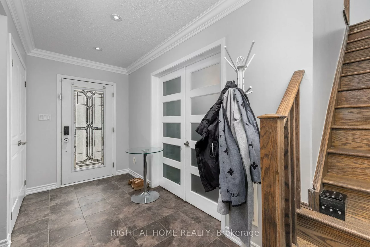 260, Ellen Davidson, 1008 - GO Glenorchy, Oakville