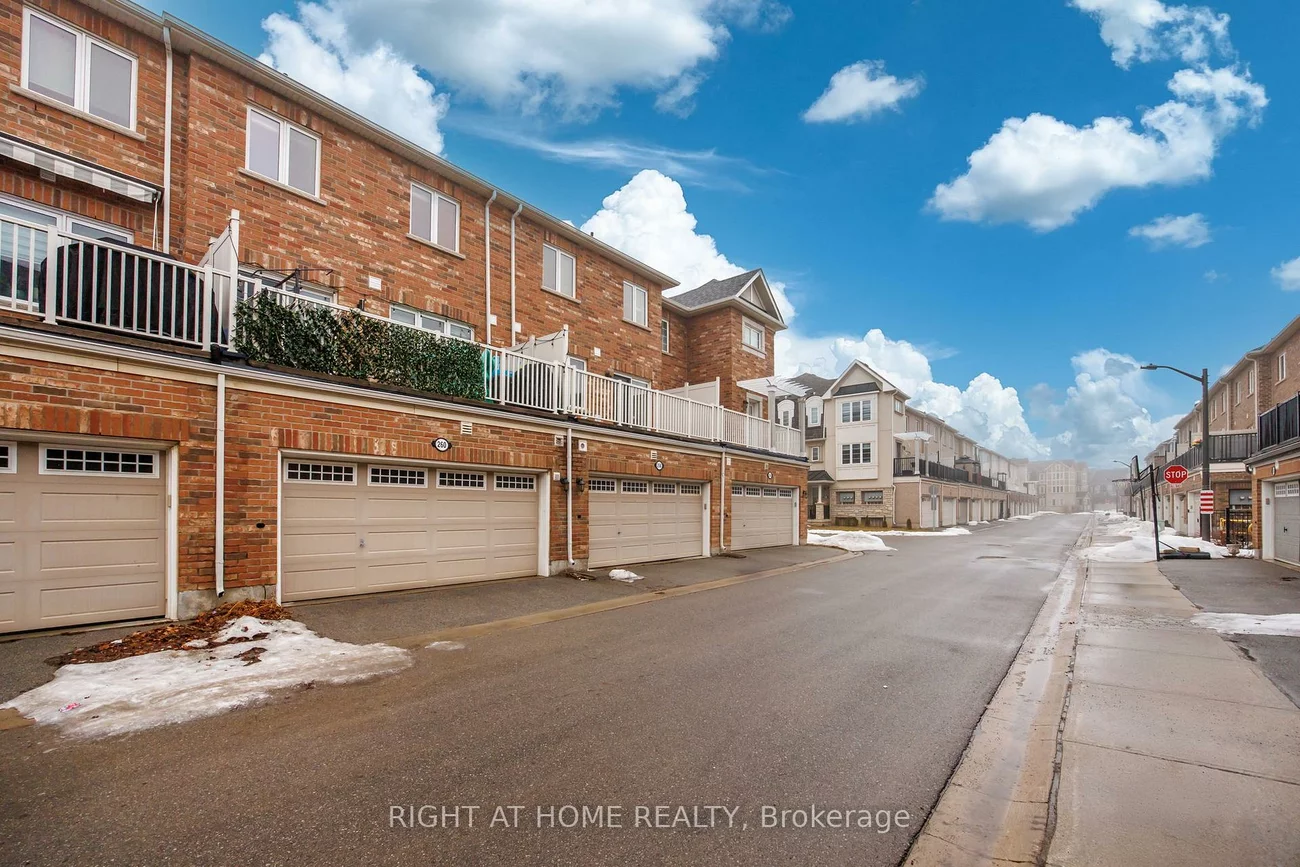 260, Ellen Davidson, 1008 - GO Glenorchy, Oakville