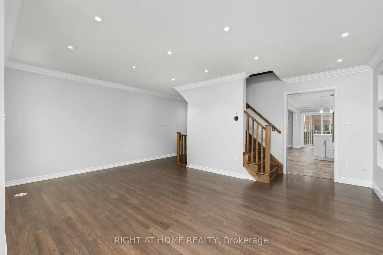 260, Ellen Davidson, 1008 - GO Glenorchy, Oakville