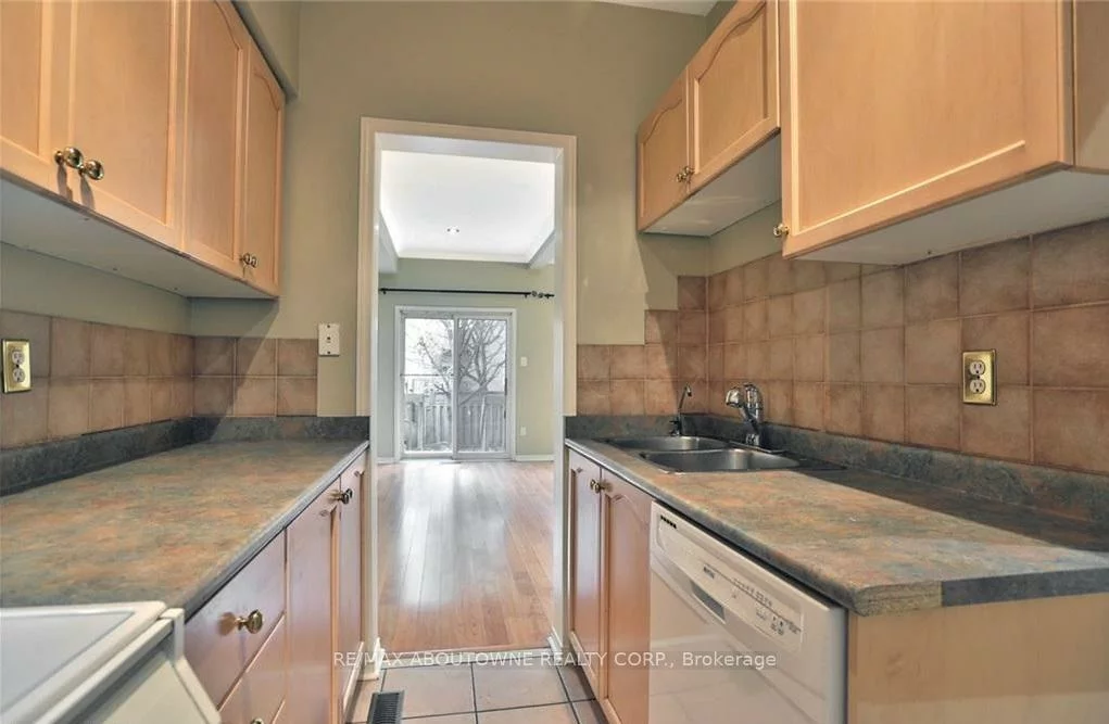 2344, Dalebrook, 1018 - WC Wedgewood Creek, Oakville