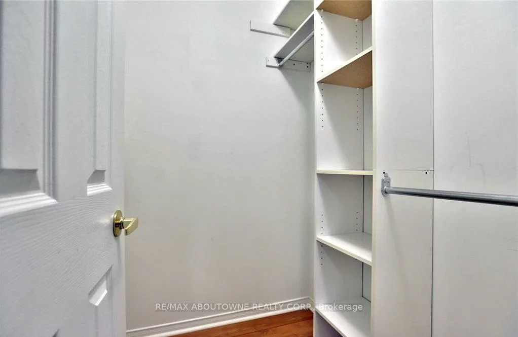 2344, Dalebrook, 1018 - WC Wedgewood Creek, Oakville