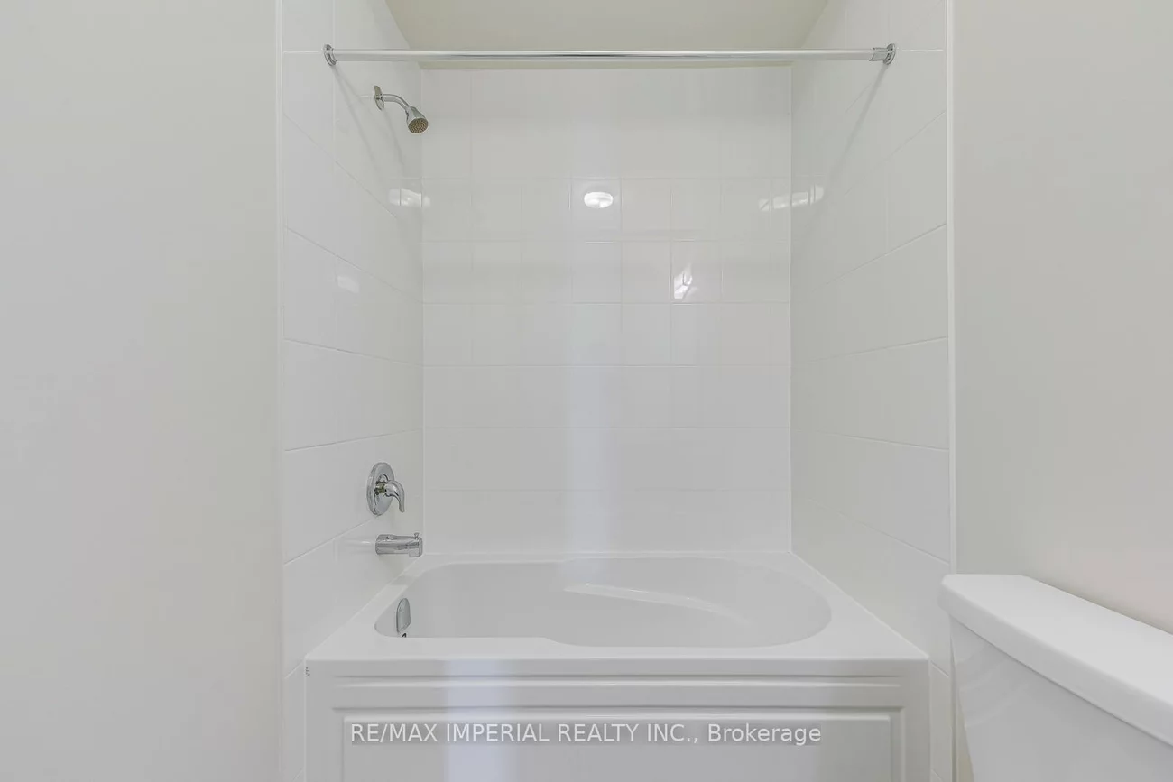 1176, Tanbark, 1010 - JM Joshua Meadows, Oakville