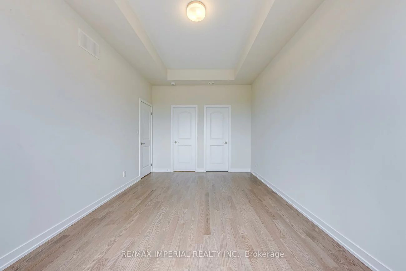 1176, Tanbark, 1010 - JM Joshua Meadows, Oakville