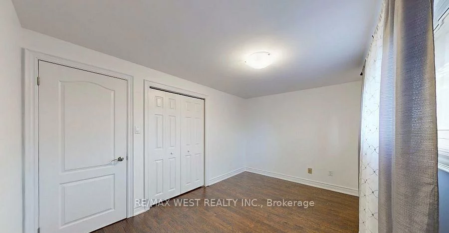 194, Sewell, 1003 - CP College Park, Oakville