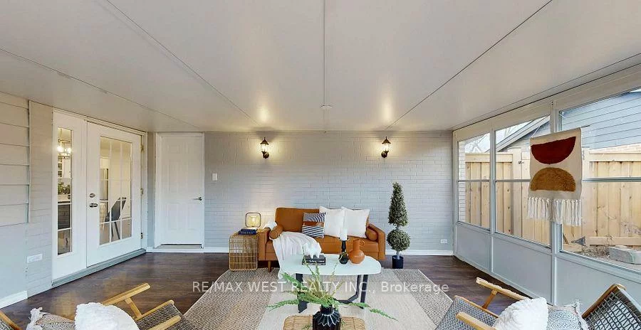 194, Sewell, 1003 - CP College Park, Oakville