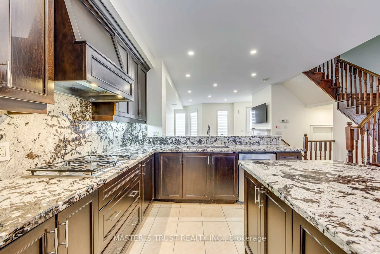 3075, Neyagawa, 1008 - GO Glenorchy, Oakville