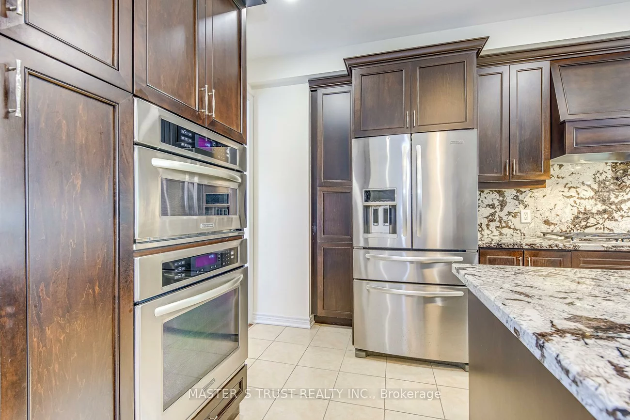 3075, Neyagawa, 1008 - GO Glenorchy, Oakville