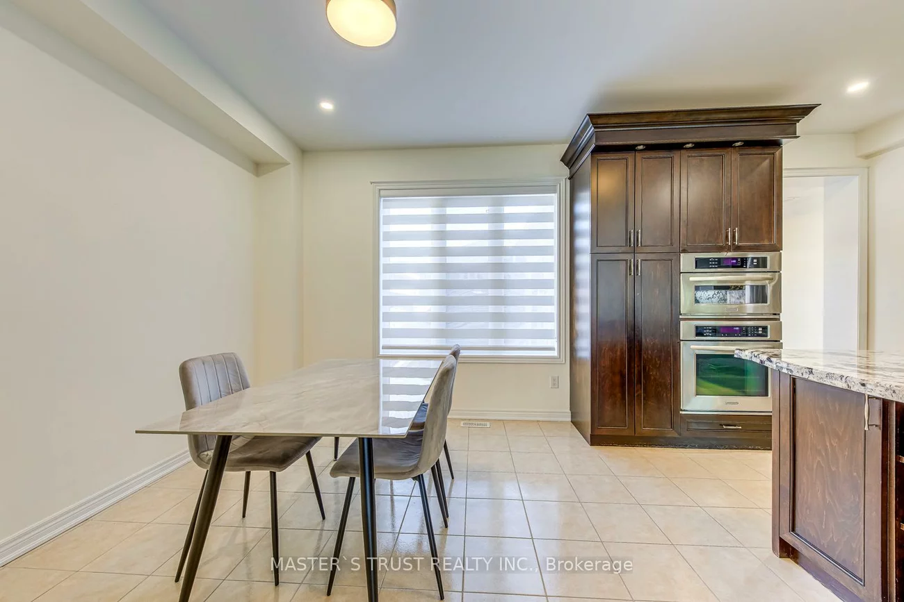 3075, Neyagawa, 1008 - GO Glenorchy, Oakville