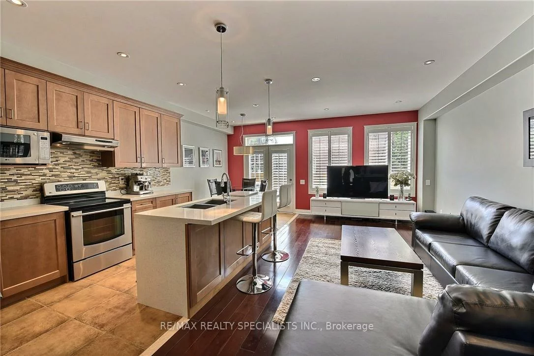 310, Duskywing, 1001 - BR Bronte, Oakville