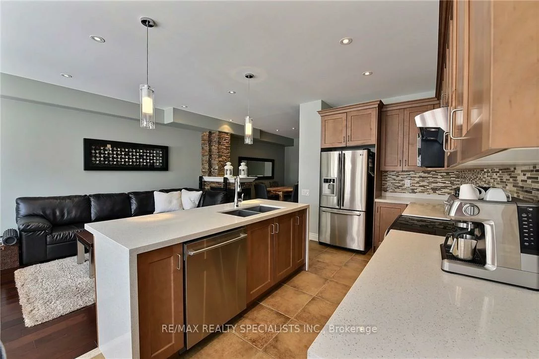 310, Duskywing, 1001 - BR Bronte, Oakville
