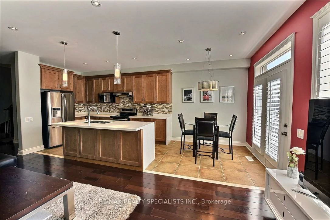 310, Duskywing, 1001 - BR Bronte, Oakville