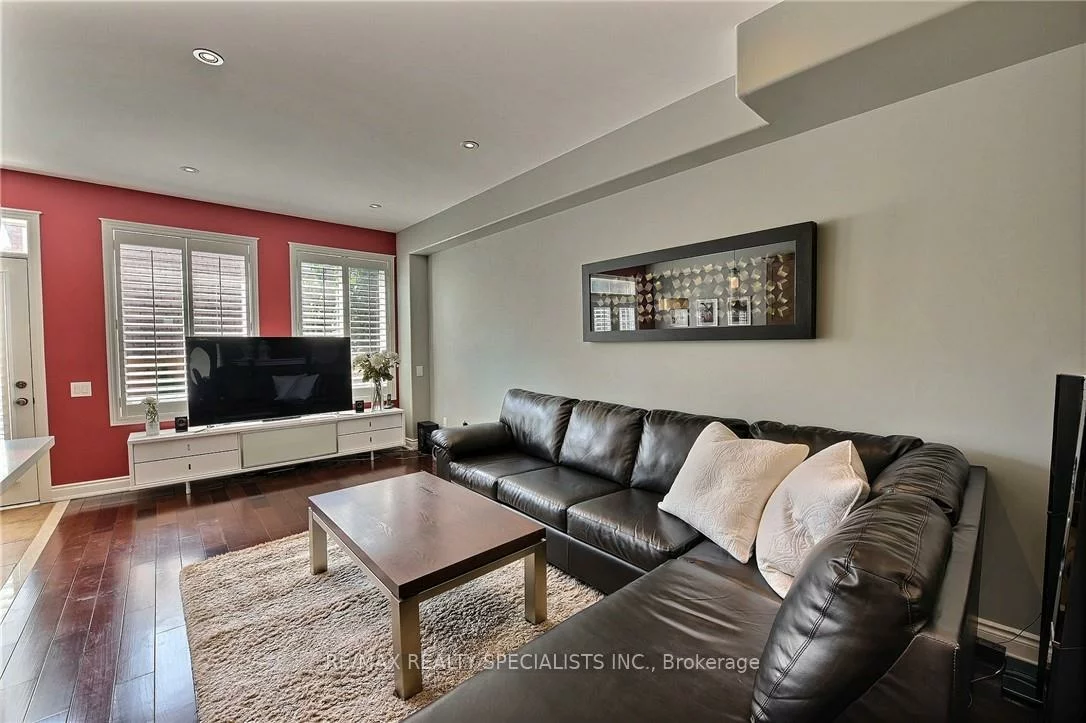 310, Duskywing, 1001 - BR Bronte, Oakville