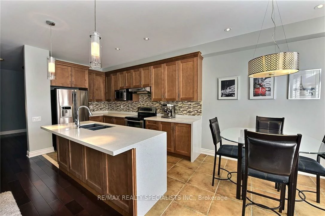 310, Duskywing, 1001 - BR Bronte, Oakville
