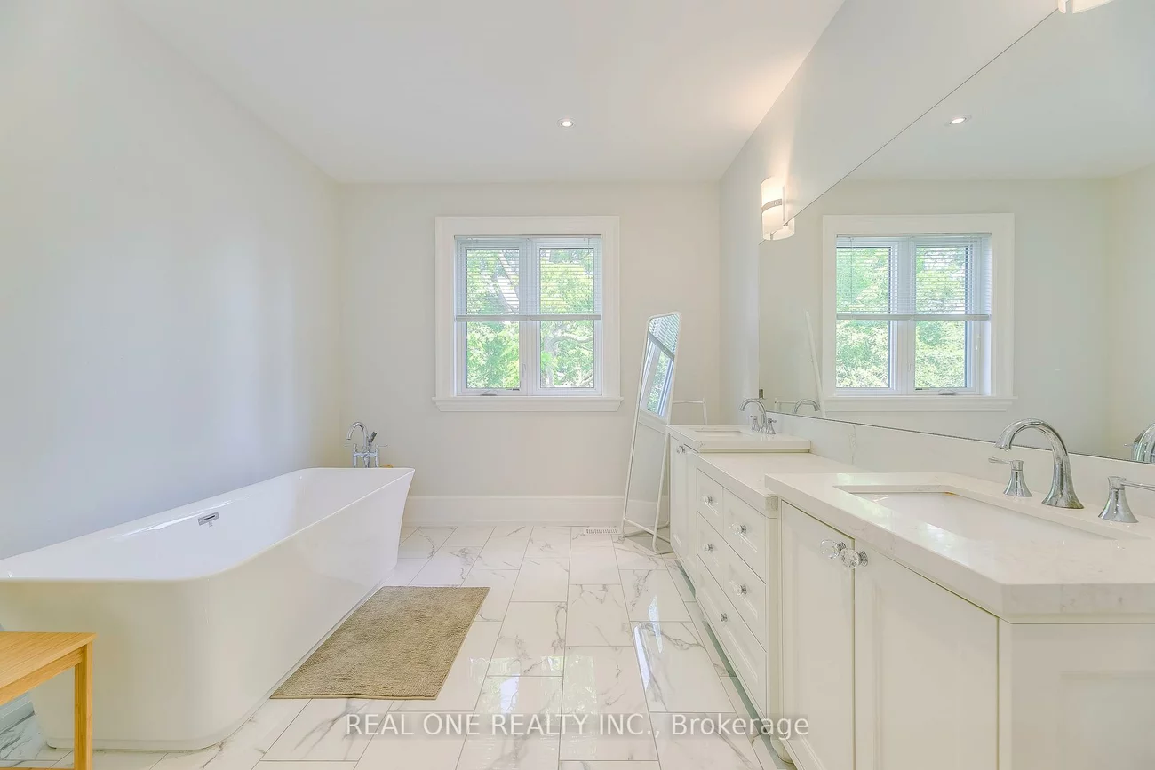 605, Unsworth, 1020 - WO West, Oakville