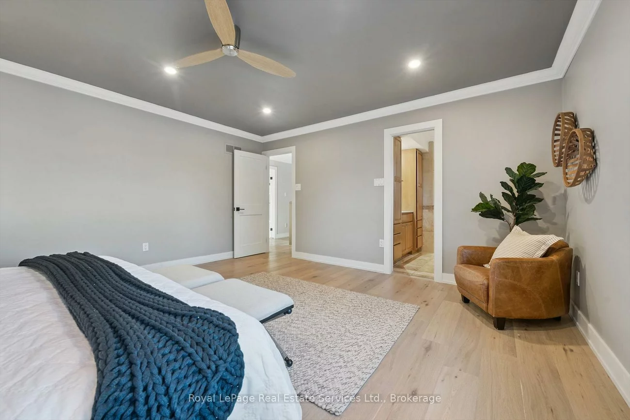 260, Princess Royal, 1003 - CP College Park, Oakville